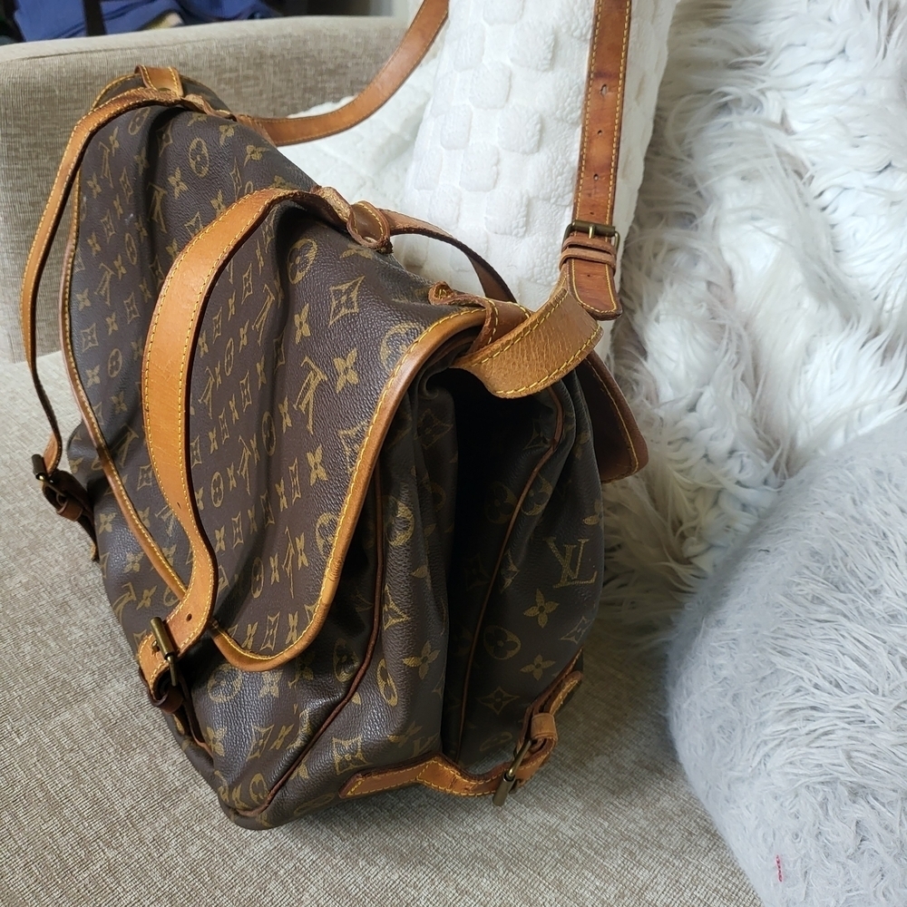 Louis Vuitton Monogram Saumur 43 Shoulder Bag..Authentic!! - Picture 2 of 16
